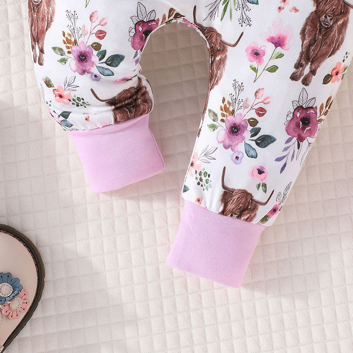 Autumn New Product Mori Simple And Lovely Niuniu Printed Clothes + Floral Trousers + Floral Round Hat Three-Piece Set