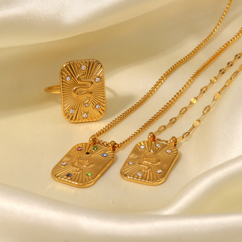 5pcs Vintage Style 18 K-Plated Stainless Steel Square Pendant Necklace With Diamond Serpentine Pattern Fashion Jewelry