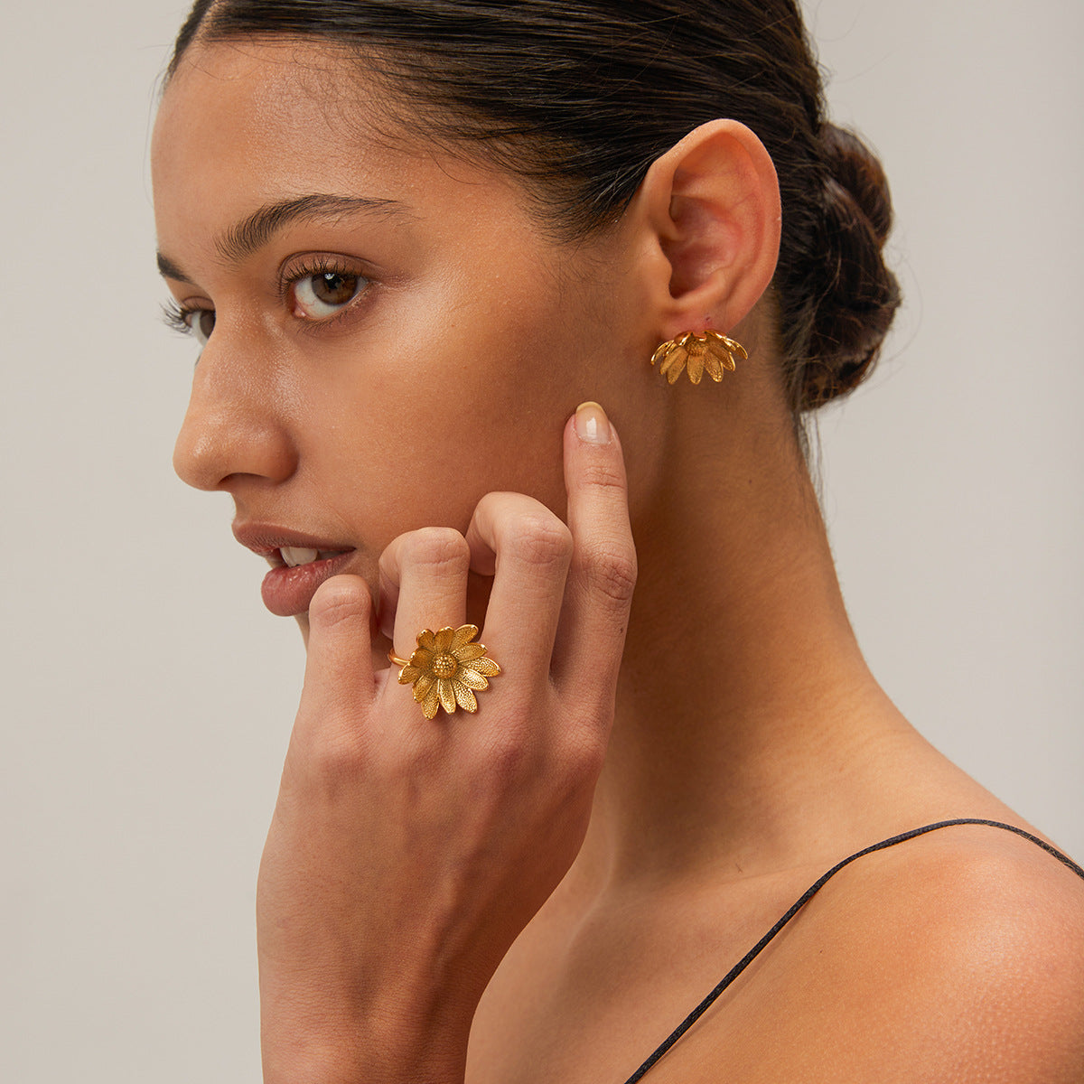 5pcs 18K Gold Stainless Steel Small Daisy Stud Earrings Selling Flowers Sunflower Stud Earrings