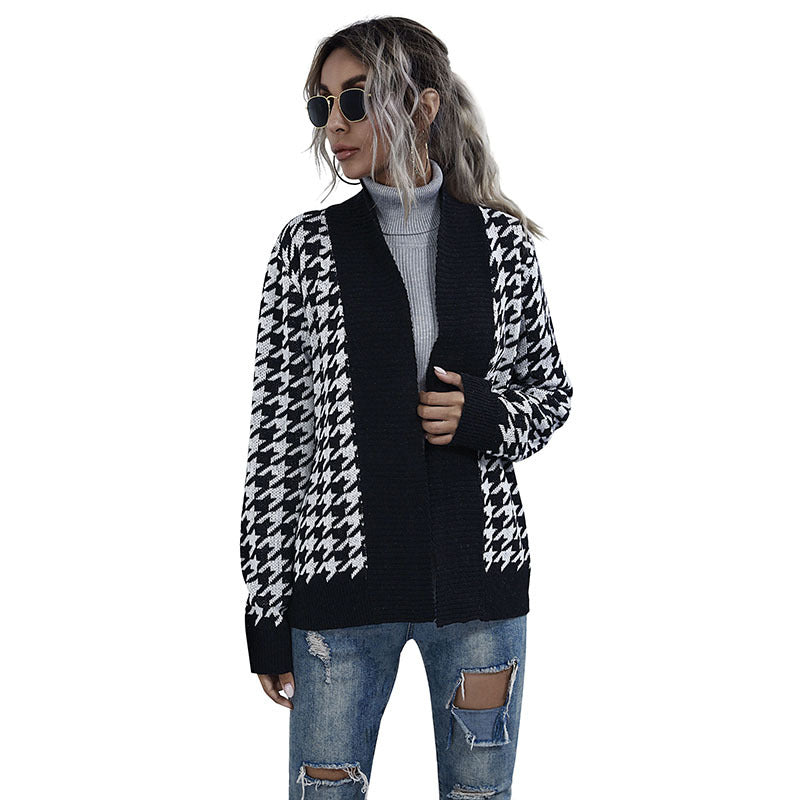 Chic Autumn Plaid Cardigan: Stay Cozy in Style with this Sweater Coat for Women