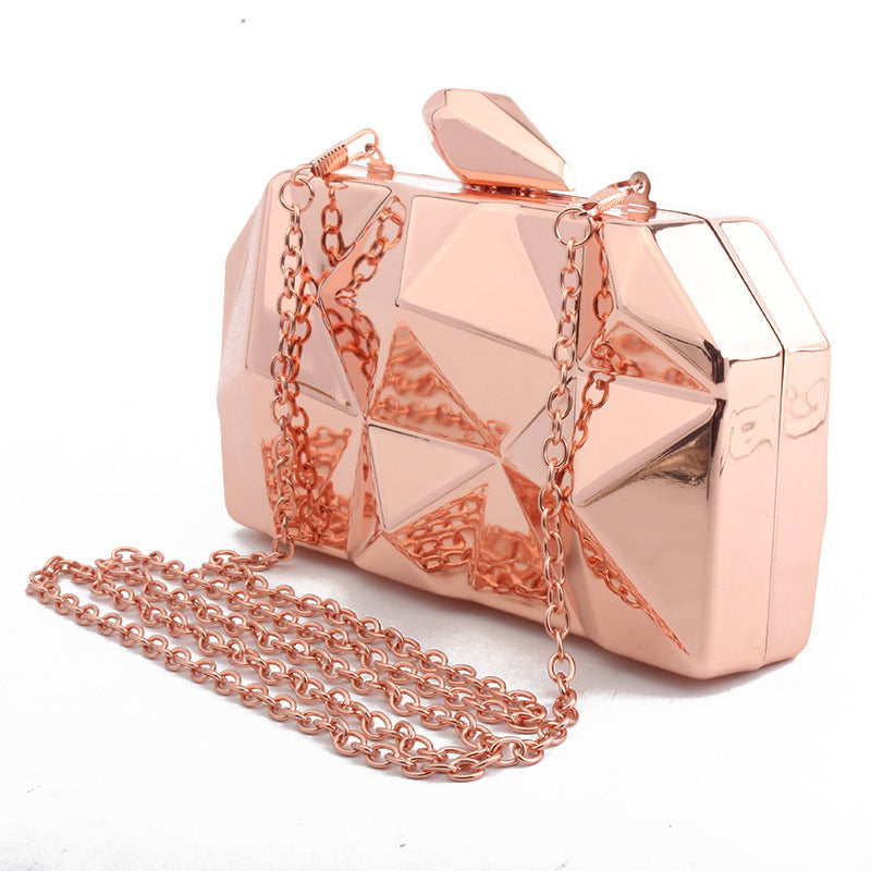 Women's New Metal Hand Dinner Bag Fashion Crossbody Chain One-Shoulder Banquet Dress Bag