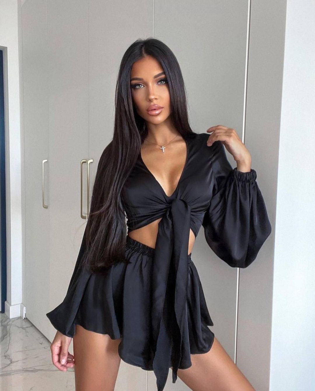 New Lace-Up Sexy Long-Sleeved Blouse And Shorts Outfit