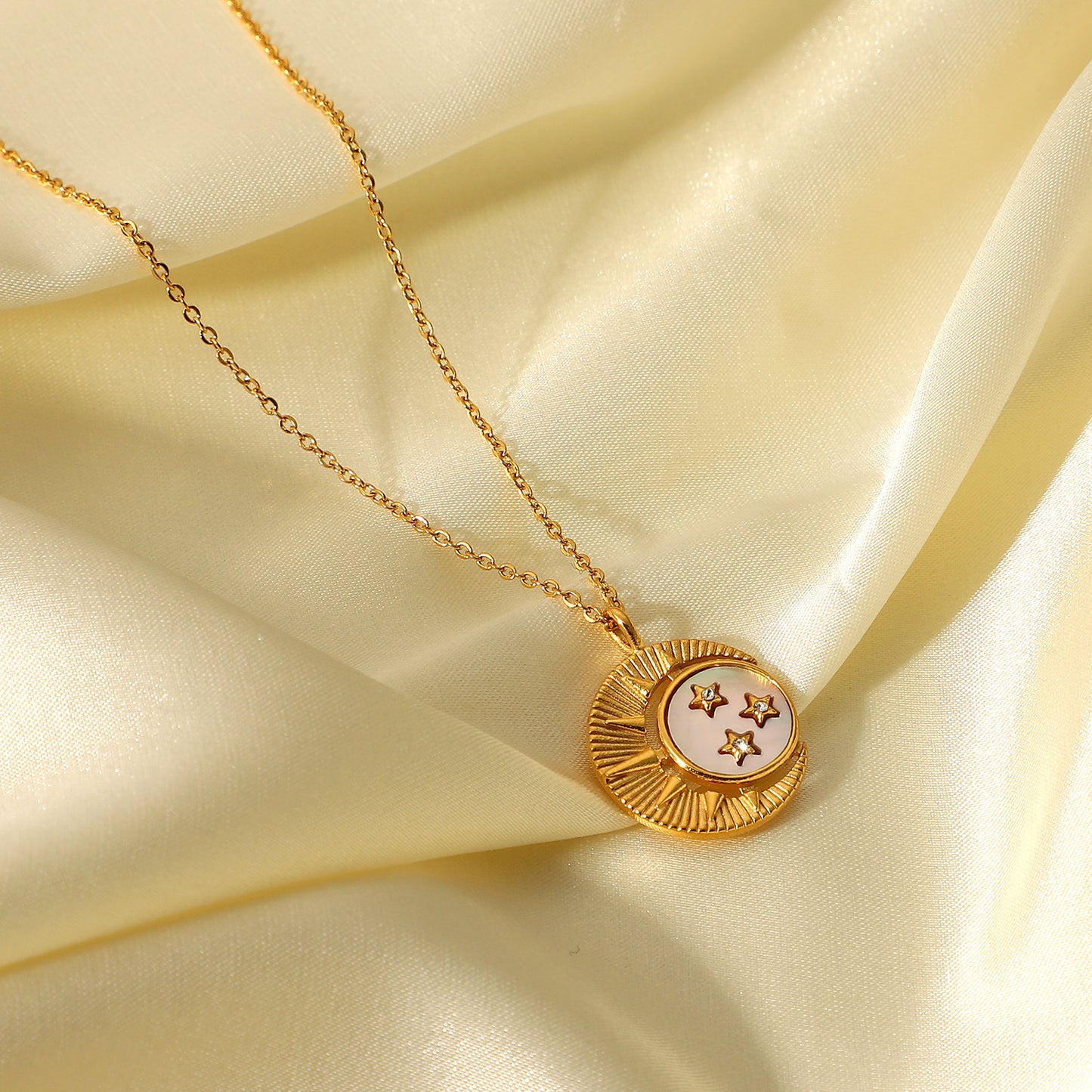 5pcs 18K Gold Stainless Steel White Shell Inlaid With Stars Moon Sun Pendant Necklace Fashion Inlaid Zircon Collar Women