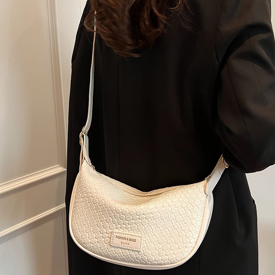 Popular Large Capacity Dumplings Armpit Bag Female Autumn And Winter New Single Shoulder Crossbody Bag Fashion High Texture Commuter Bag