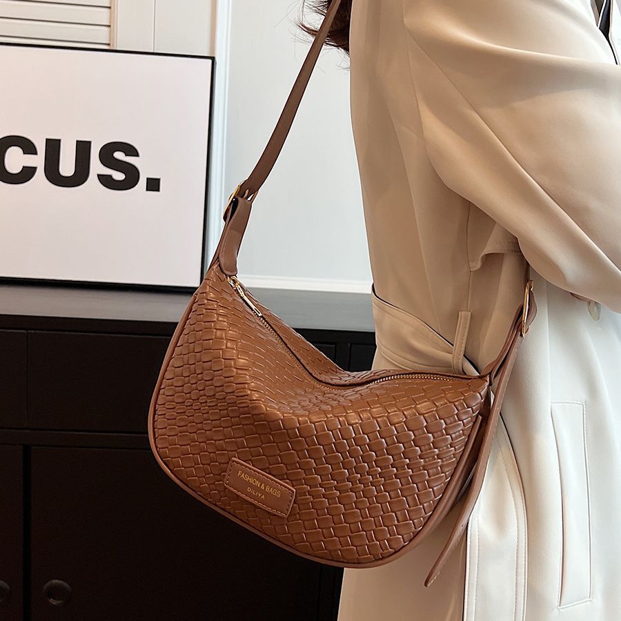 Popular Large Capacity Dumplings Armpit Bag Female Autumn And Winter New Single Shoulder Crossbody Bag Fashion High Texture Commuter Bag