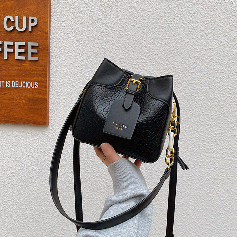 New Single Shoulder Bucket Bag Simple Thin Casual Crossbody Bag Women's Bag Large Capacity Light Luxury