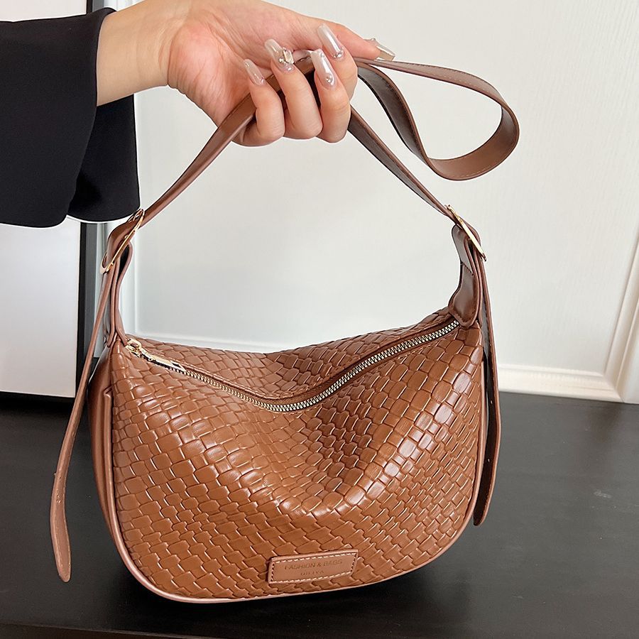 Popular Large Capacity Dumplings Armpit Bag Female Autumn And Winter New Single Shoulder Crossbody Bag Fashion High Texture Commuter Bag