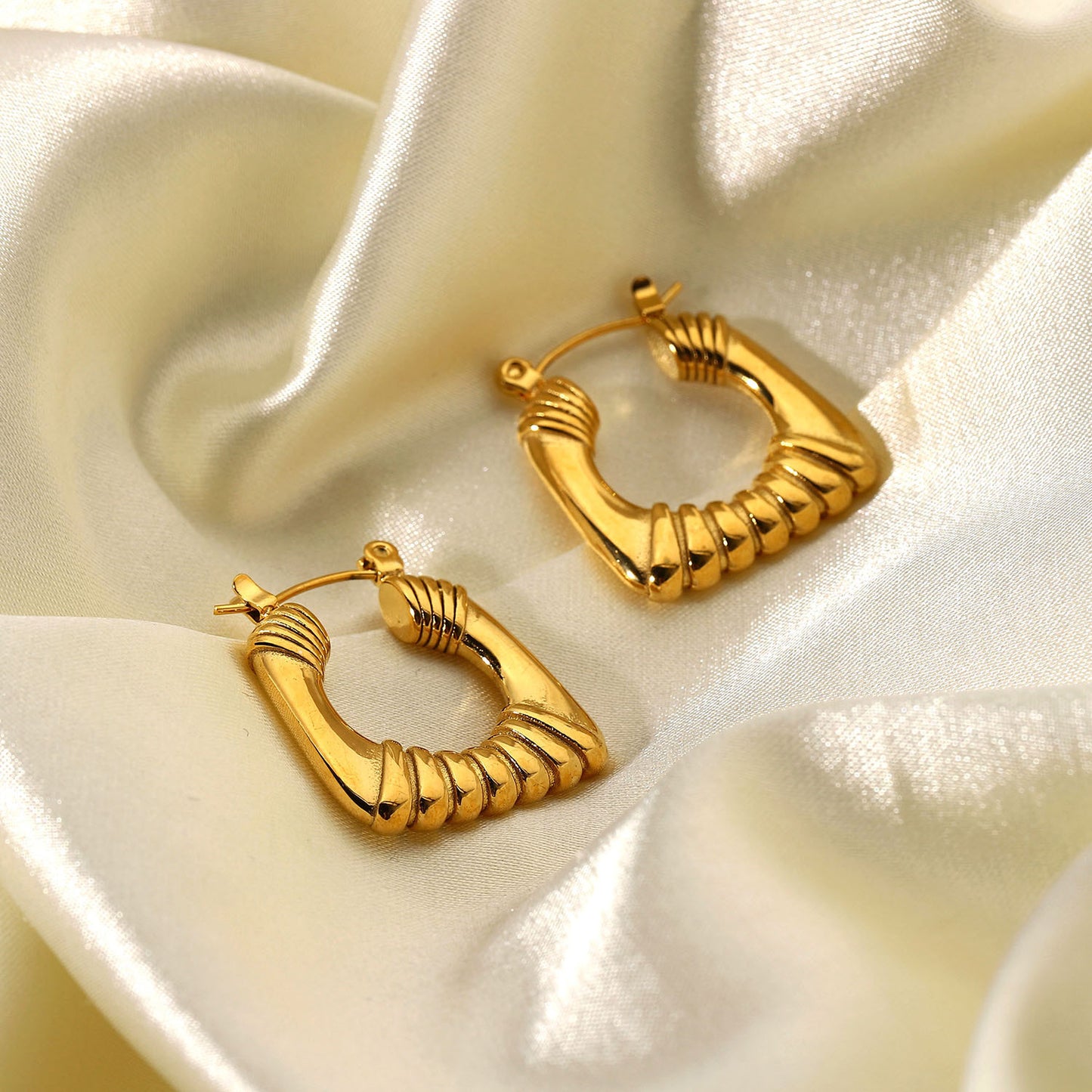 5pcs New Trapezoid 18K Gold-Plated Ring Earrings Stainless Steel Jewelry Fashion Personality Hug Earrings For Ladies