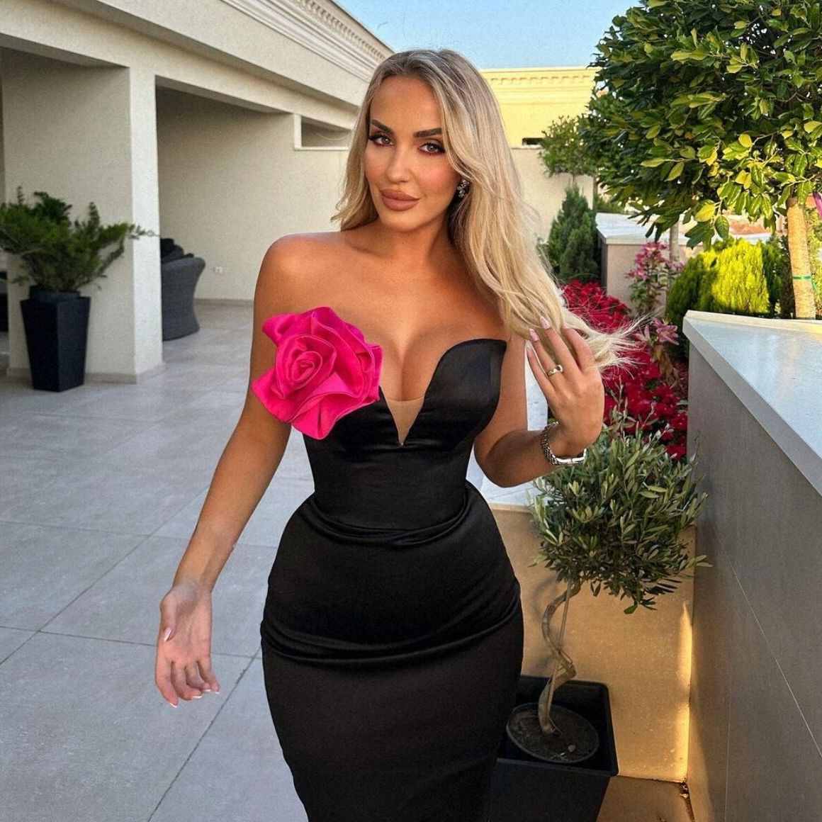 Bandage Dress Black Strapless Deep V Applique Party Dress Skirt