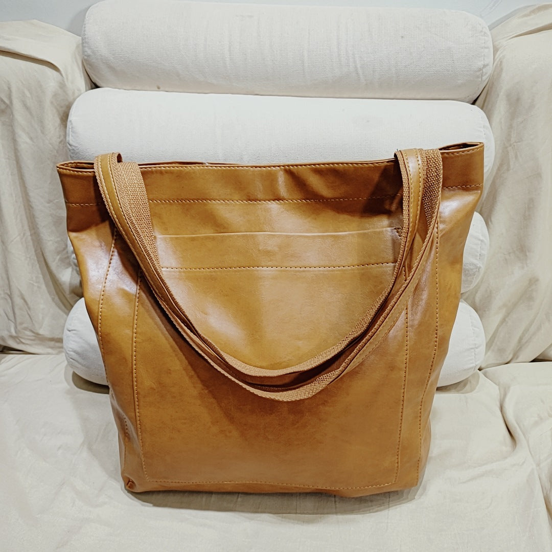 Women's Soft Leather Hand Bill With Pocket Shoulder Vintage Oil Wax Leather Large Capacity New Tote Bag For