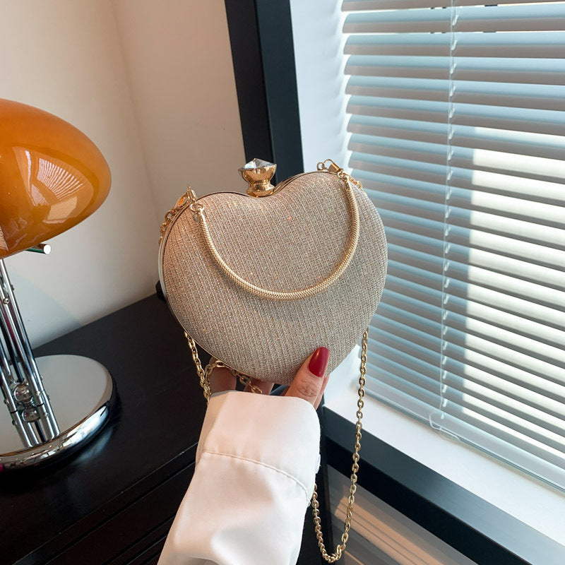 Women's New Heart Chain Dinner Bag Fashionable Peach Pericardium Metal Hand Diagonal Bag