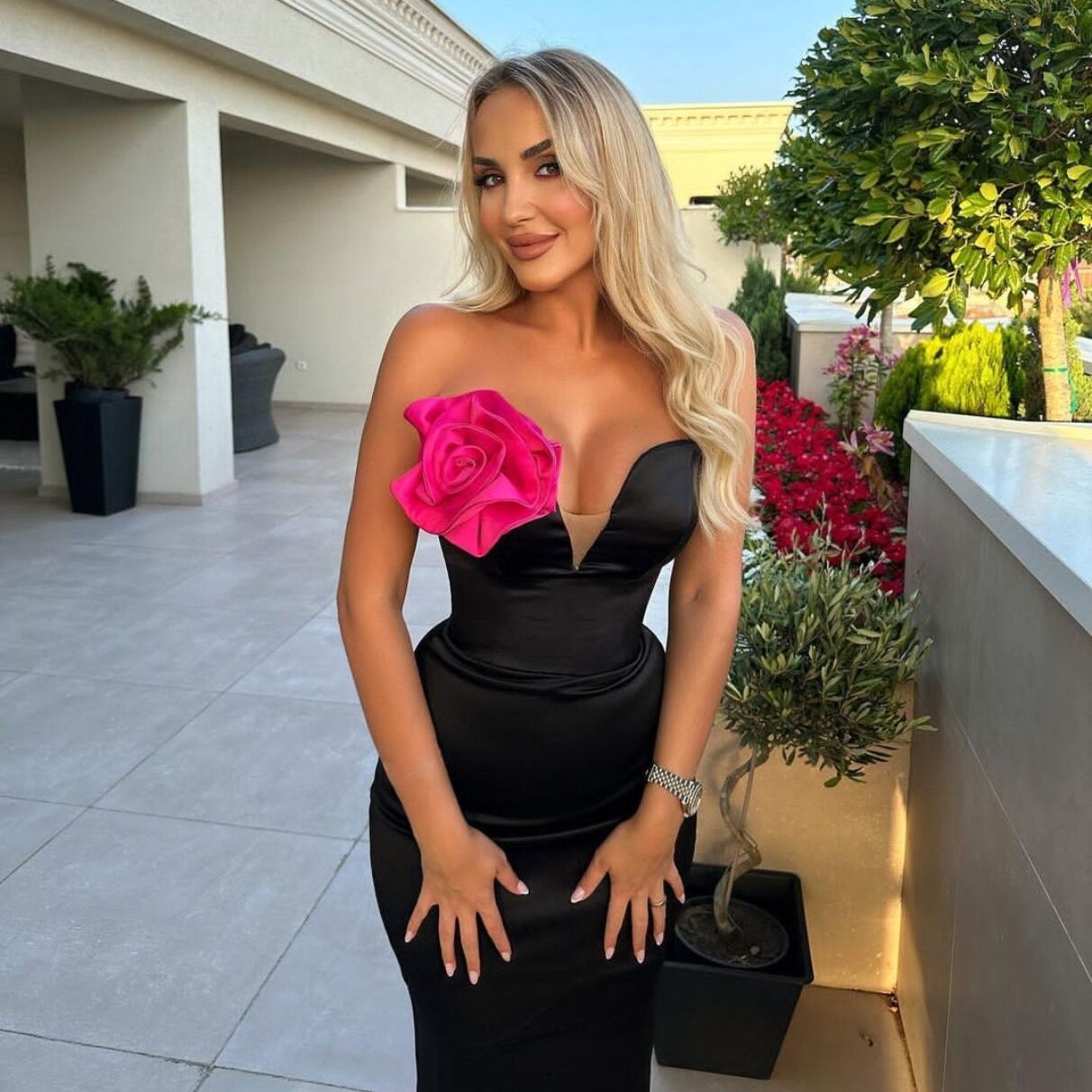 Bandage Dress Black Strapless Deep V Applique Party Dress Skirt