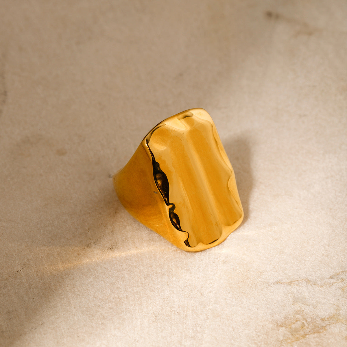 5pcs 18K Gold Stainless Steel Rectangular Embossed Ring No. 7