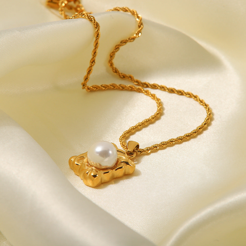 5pcs High-Grade Vintage Style Titanium Steel Necklace 18K Gold Not Fade Pearl Hammer Square Pendant Necklace For Women