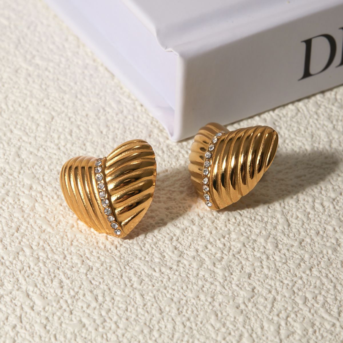5pcs New 18K Gold Stainless Steel Ribbed Heart With Diamond Texture Earrings Women's Earrings Jewelry