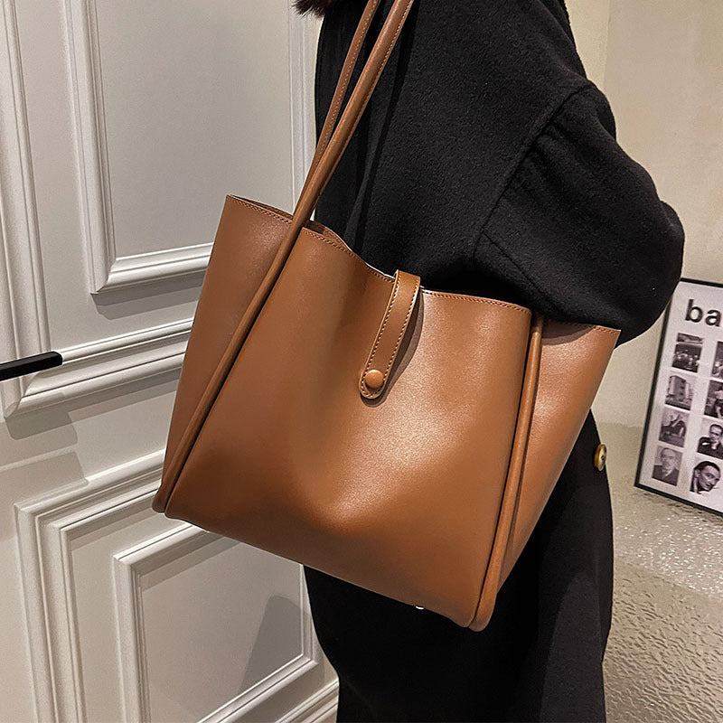 Fashion Bags New Fashion Spring Portable Women's Bag Advanced Sense Large Capacity Commuting Simple Tote Bag