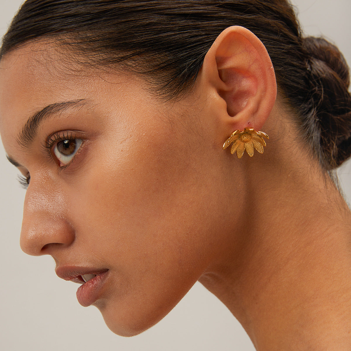 5pcs 18K Gold Stainless Steel Small Daisy Stud Earrings Selling Flowers Sunflower Stud Earrings