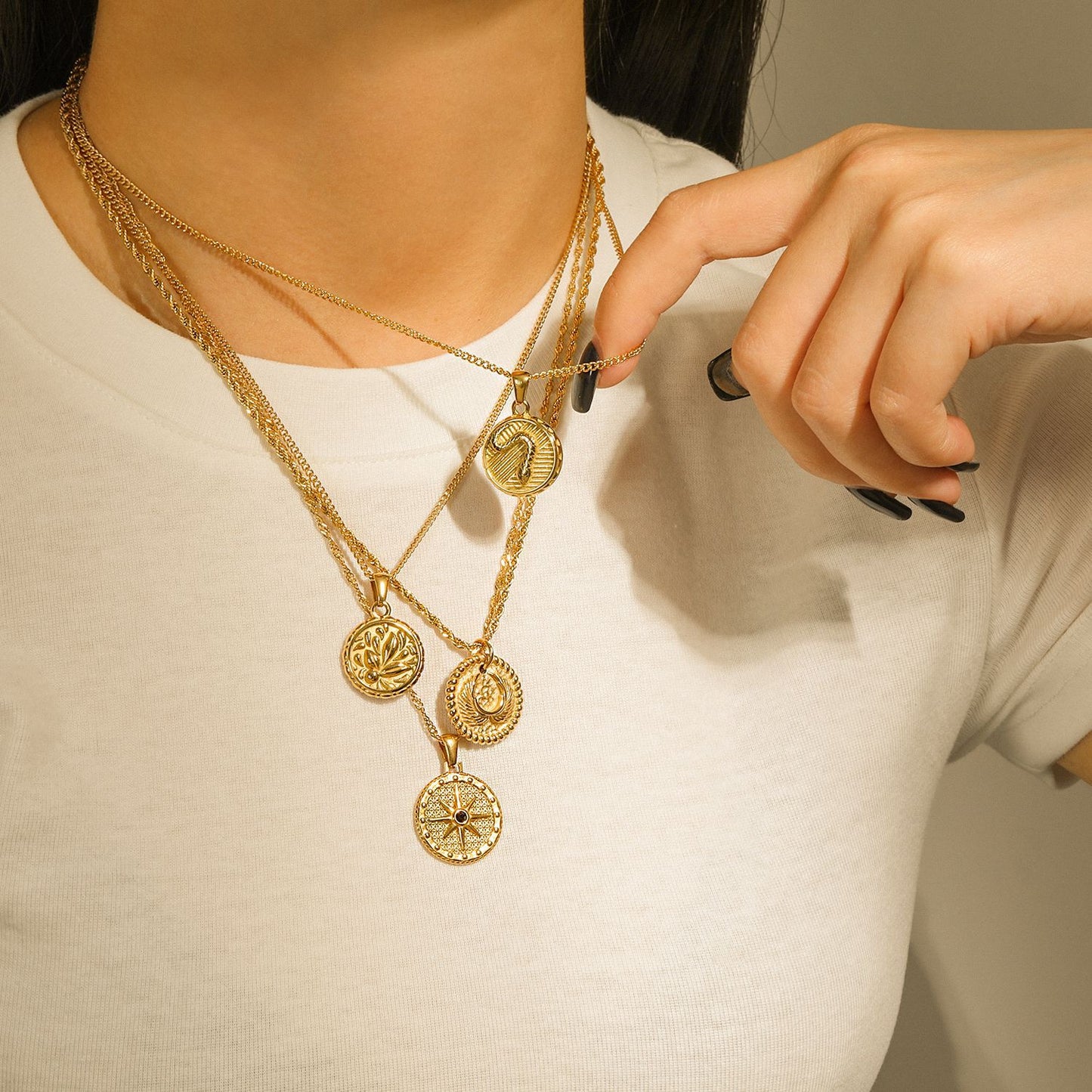 5pcs Niche Design Coin Round Brand Necklace Cold All Match Retro Temperament Personality Sweater Chain Female