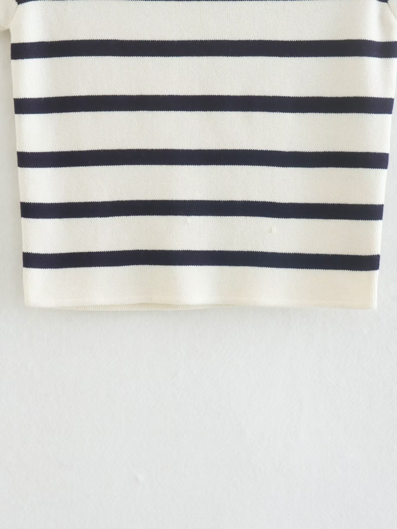 Autumn New Two-Color Short Knit Top Slim Striped Sweater