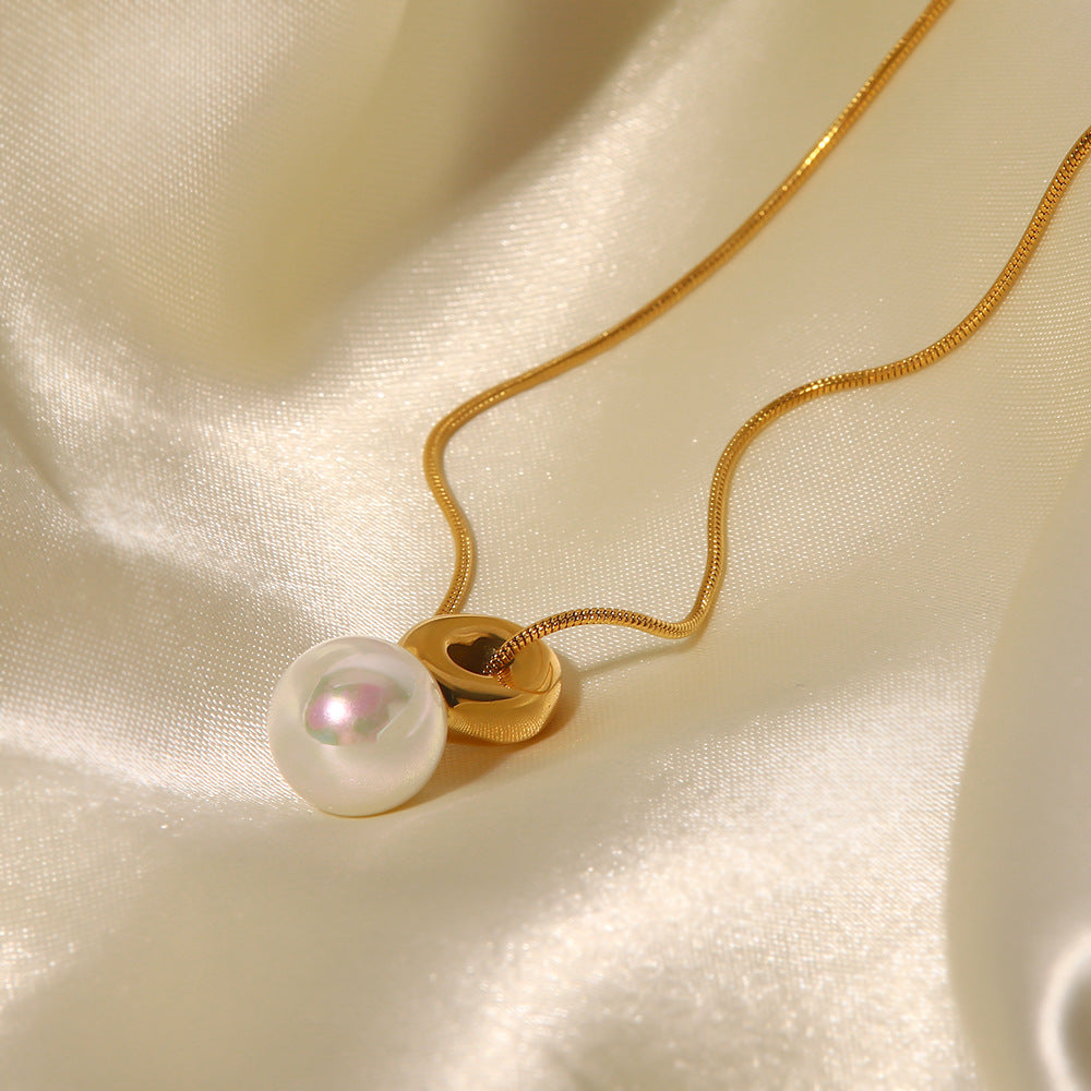 5pcs Vintage Women's Pendant Necklaces Stainless Steel Highlights Pearl Necklace Gold-Plated Pearl Pendant Necklace