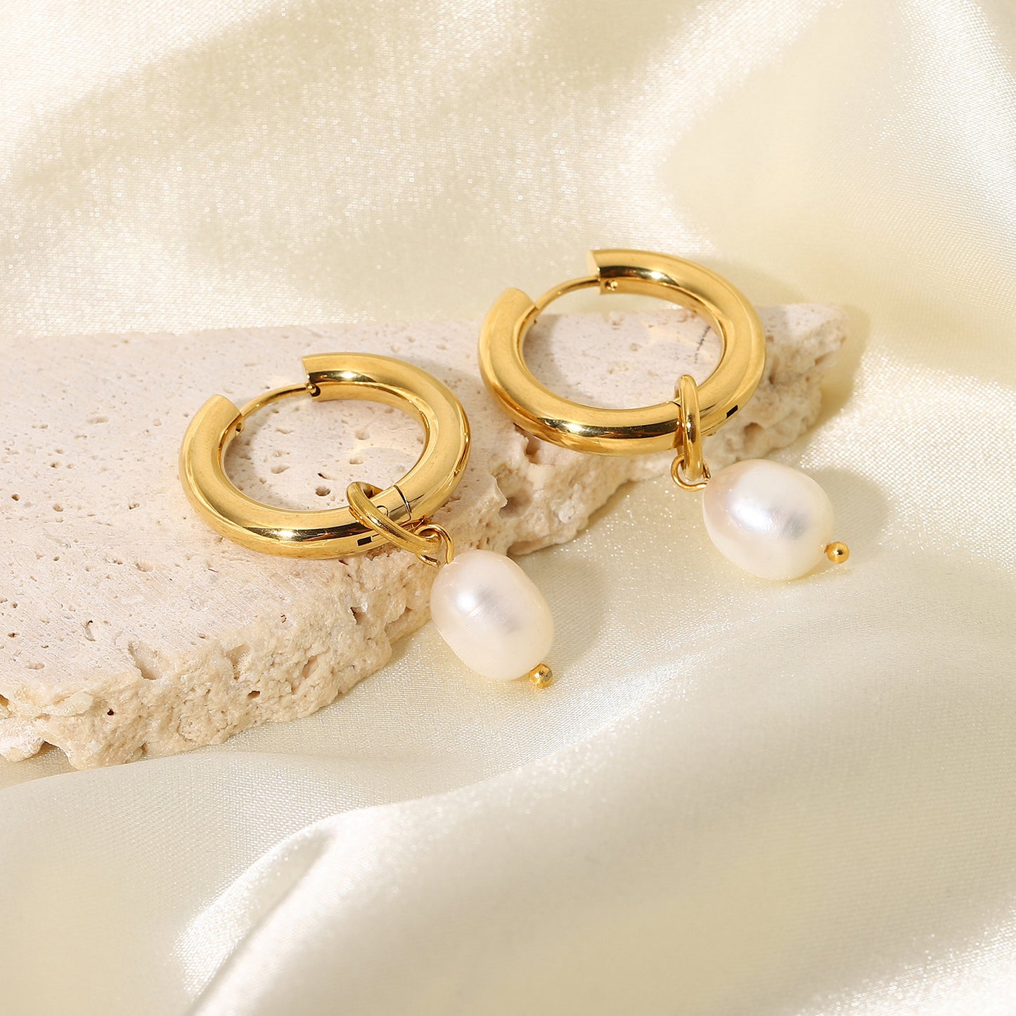 5pcs Vintage Earrings Light Luxury Earrings Beaded Circle Earrings Electroplated High-Grade 18K Gold Plated Earrings