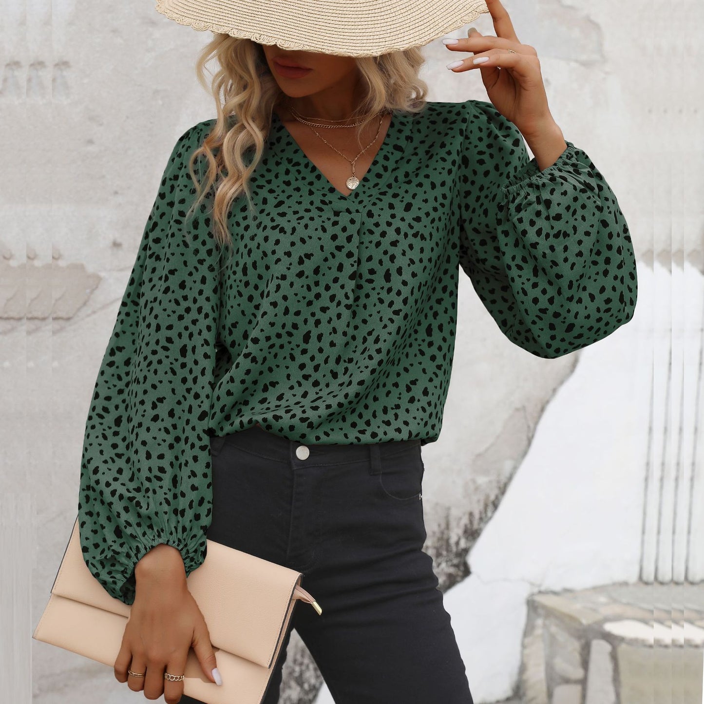 Stylish Autumn and Winter Commuter Wind Top: Long Sleeve V-Neck Design for Women