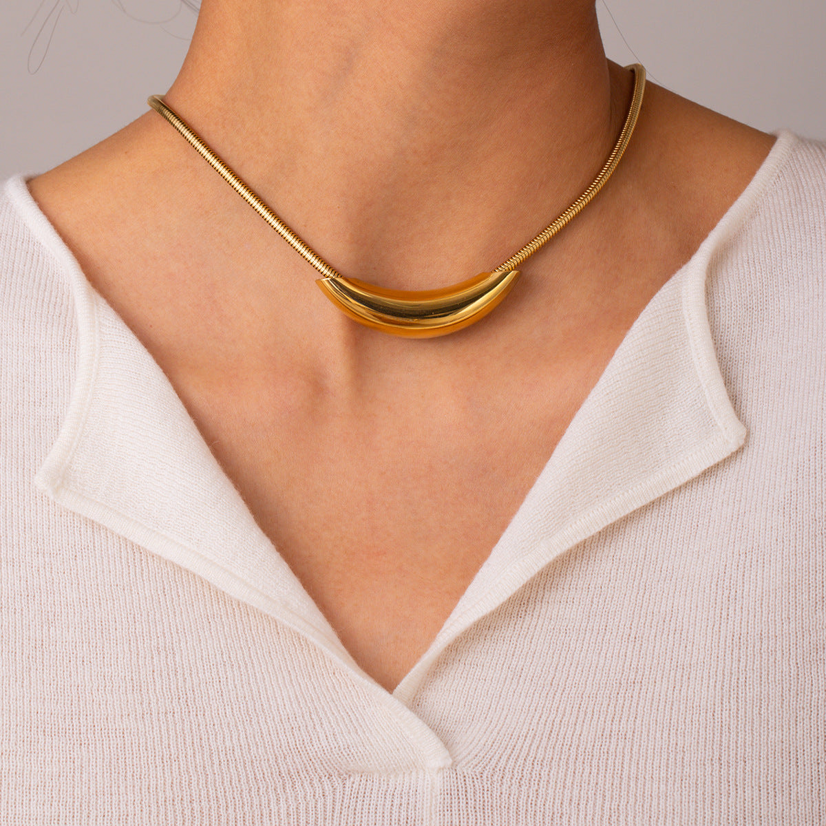 5pcs Hot Titanium Steel Pendant With 16K Gold Stainless Steel Curved Curved Pipe Pendant Necklace
