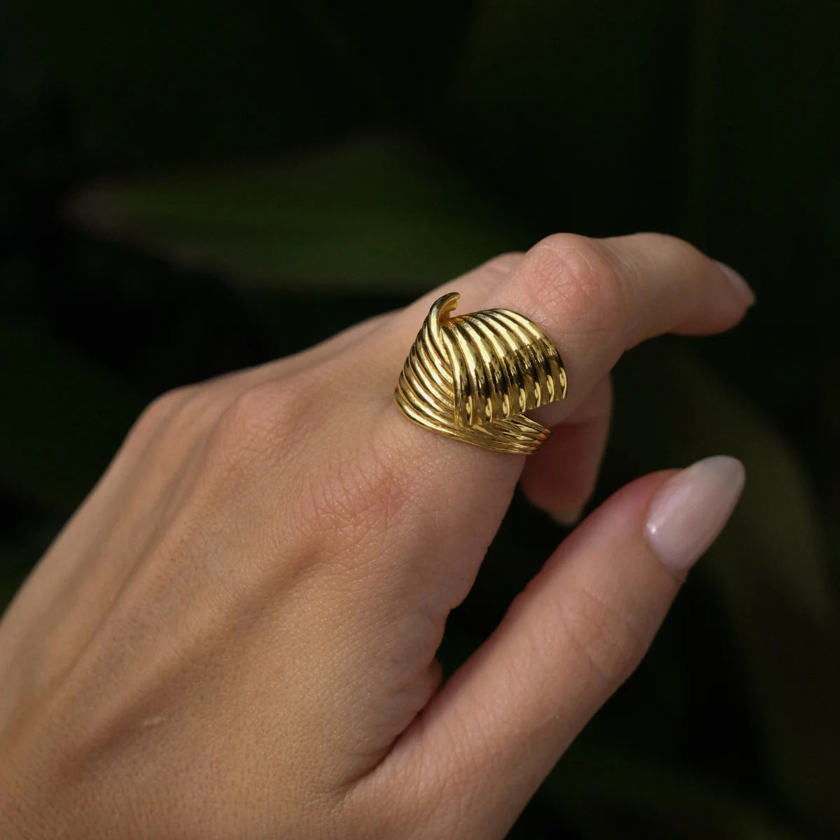 5pcs Fashion 18K Gold Stainless Steel Stripe Texture Interlace Simple Design Sense Open Ring For Women