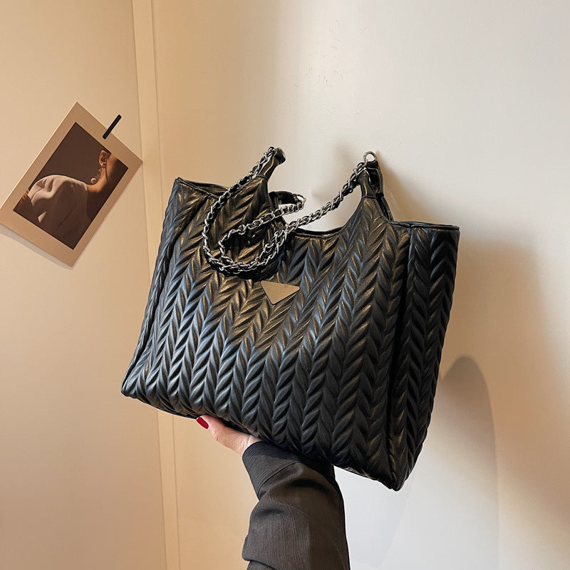 Large Capacity Bag Female New Pleated All-Lap Chain Shoulder Bag Senior Sense College Commuter Tote Bag