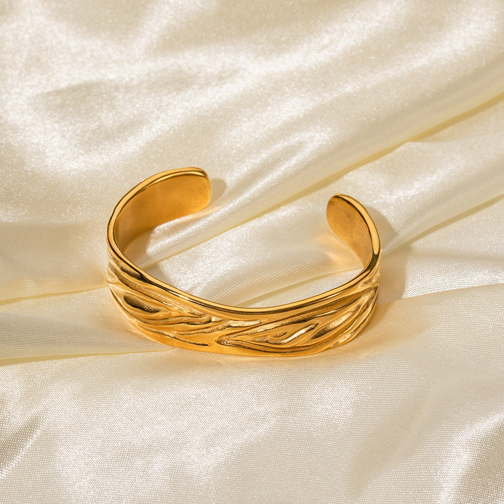5pcs Design 18K Gold Plated Stainless Steel Pleated Texture Bracelet Jewelry