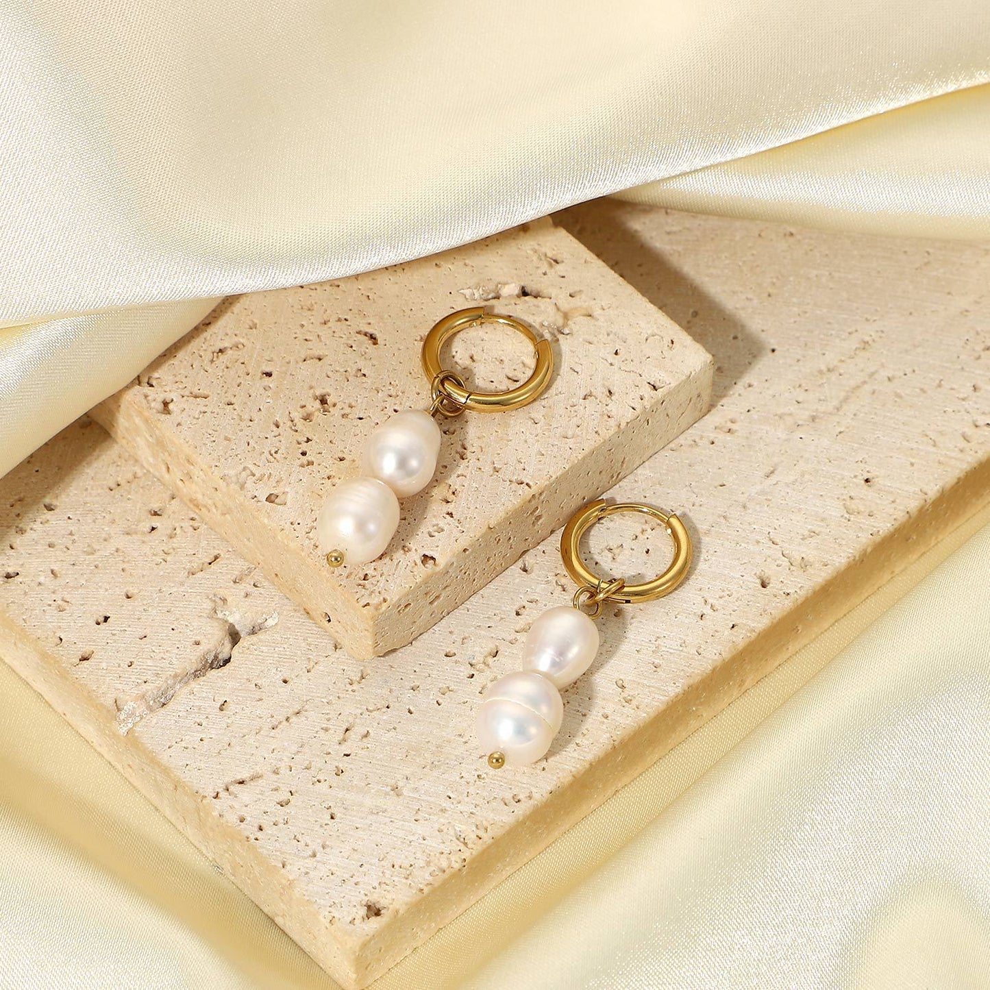 5pcs Baroque Style 14K Gold Plated Round Pearl Earrings Women's Geometric Stainless Steel Light Pearl Pendant Earrings