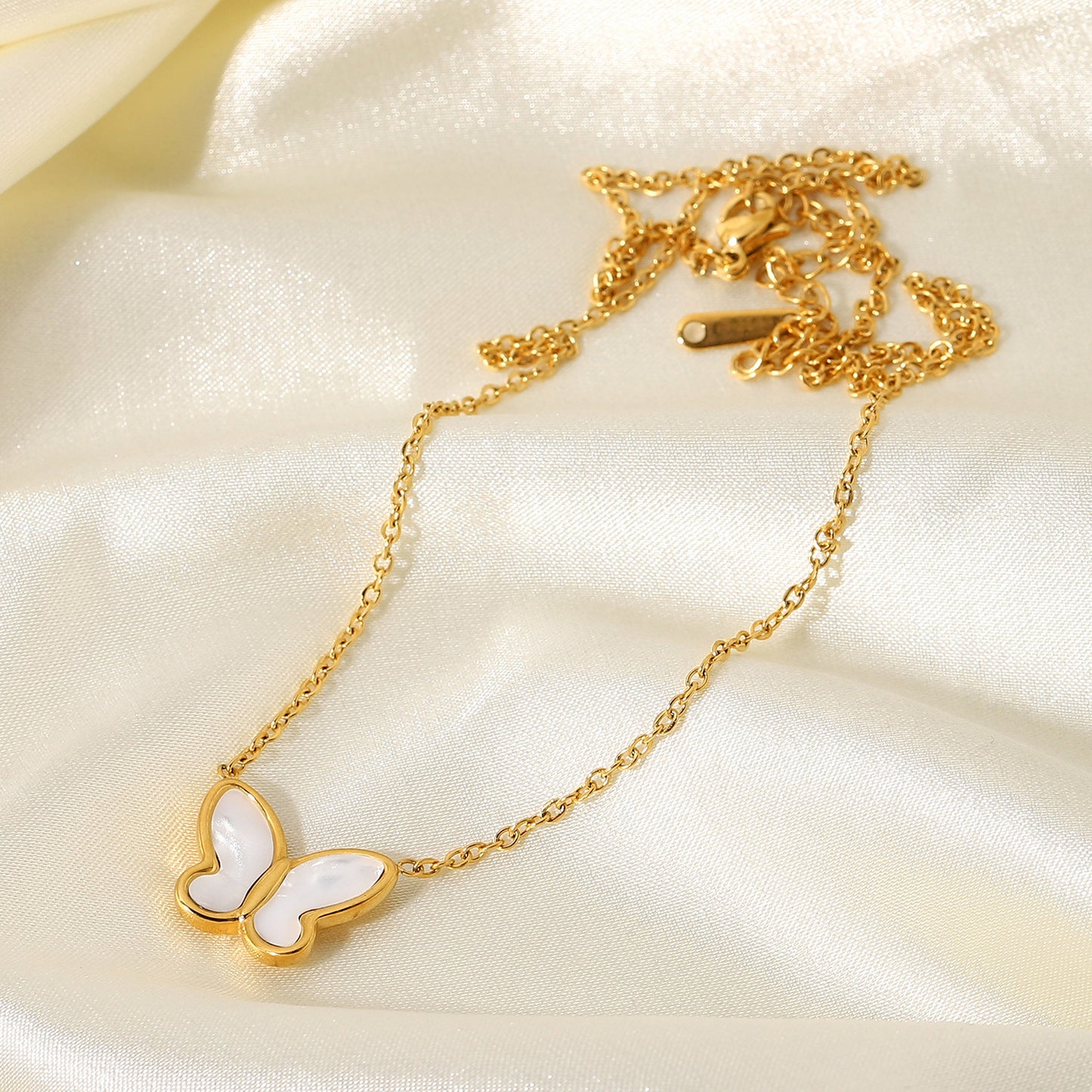 5pcs Blogger Stainless Steel Necklace 14K Gold White Shell Butterfly Gold Chain Necklace Ladies Popular Choker