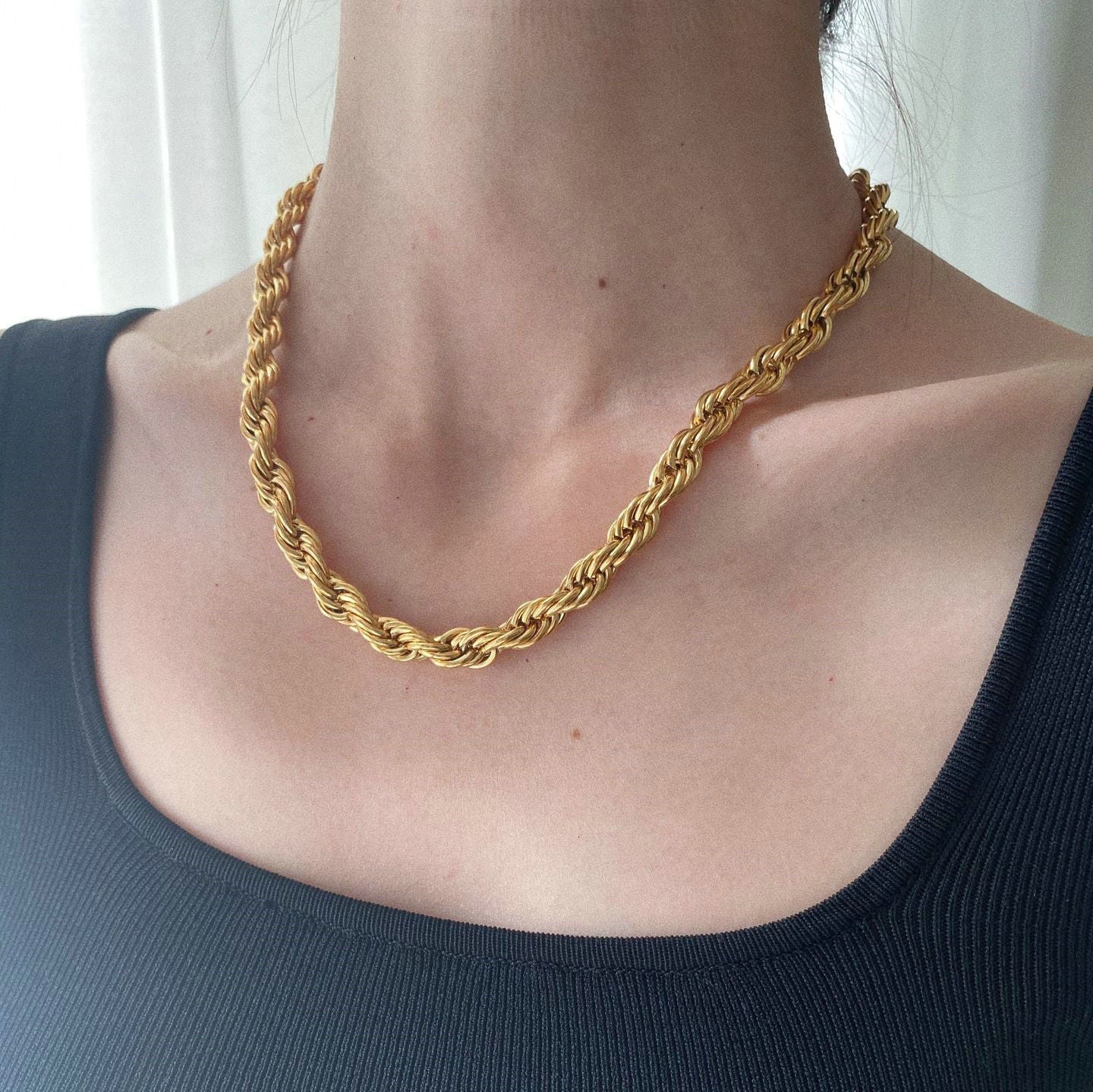 5pcs 8Mm Thick Romeo Twist Rope Chain Necklace Choker 18K Gold Vacuum Plated Stainless Steel Can Be Stacked Short Necklace Women