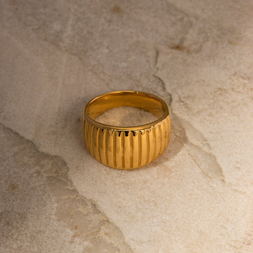5pcs Niche 18K Electric Gold Plated Titanium Steel Ring 18K Gold Stainless Steel Vertical Grain Cut Wide Face Ring