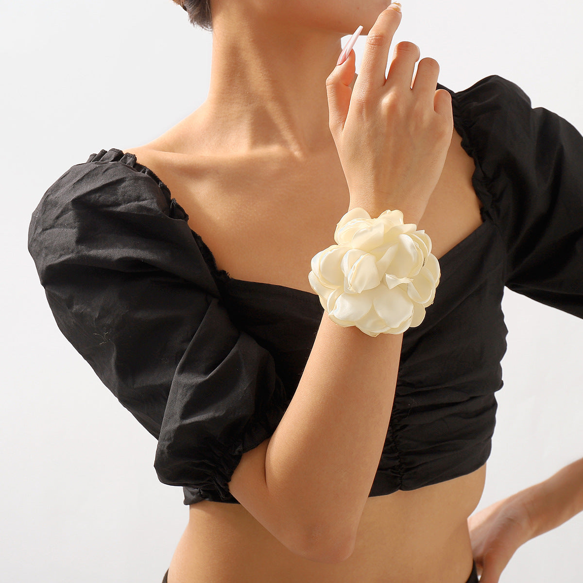 Fashion Geometric Choker Bracelet Elegant Romantic Temperament Rose Flocking Cloth Necklace Bracelet