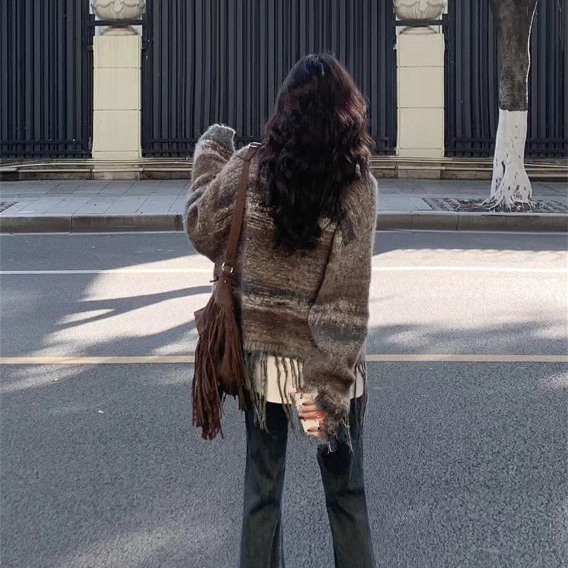 Design Sense V-Neck Fringe Knitted Cardigan Women Spring And Autumn New Small Lazy Short Sweater Coat Retro