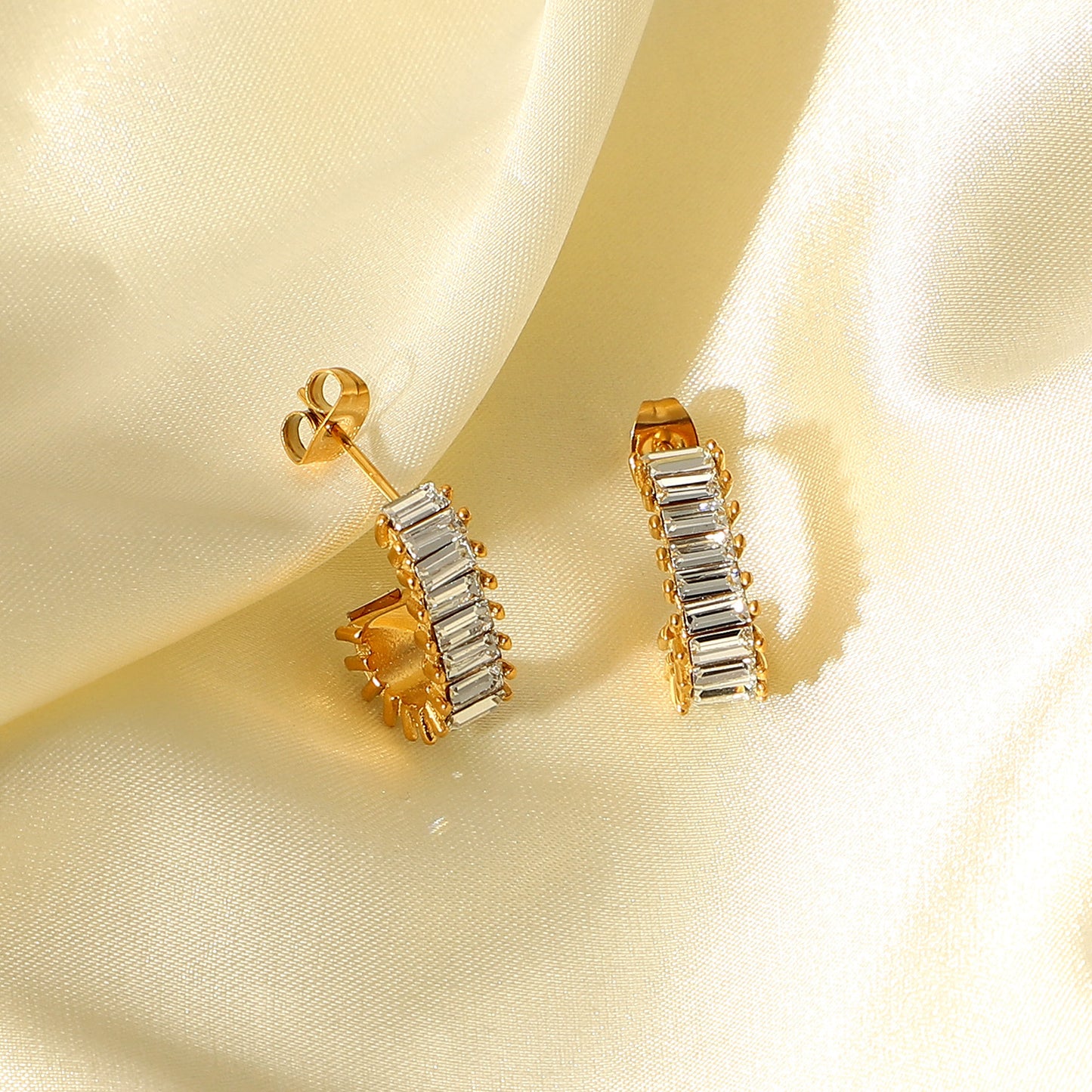 5pcs Fashion C-Shaped Earrings For Women 18K Gold Stainless Steel Zircon Inlaid Geometric Earrings Stud Earrings