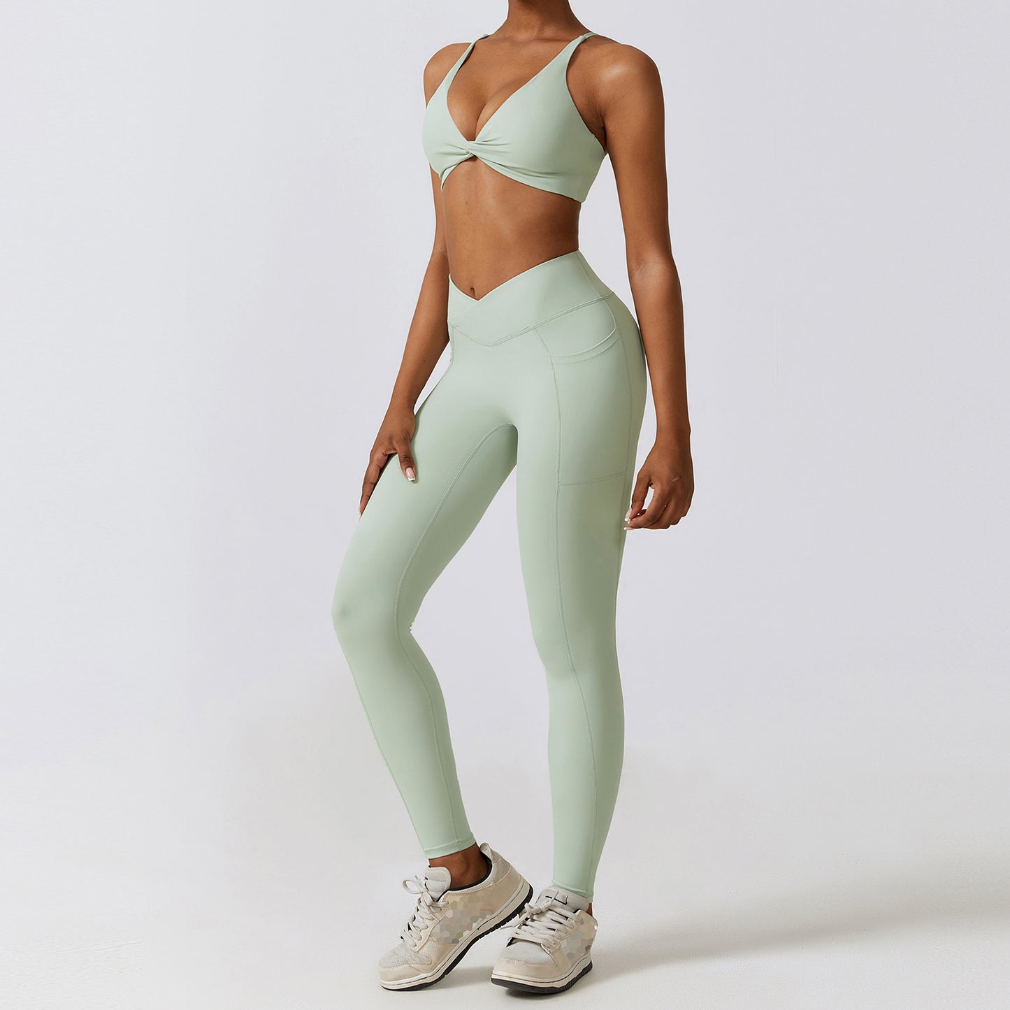 Quick Dry Beauty Back Yoga Set Pocket Tight Running Sports Set Female Nude Fitness Clothing