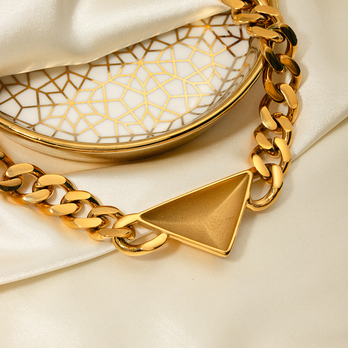 5pcs 18K Gold Stainless Steel Triangle Necklace Cuban Chain 45Cm Jewelry Simple Design Necklace