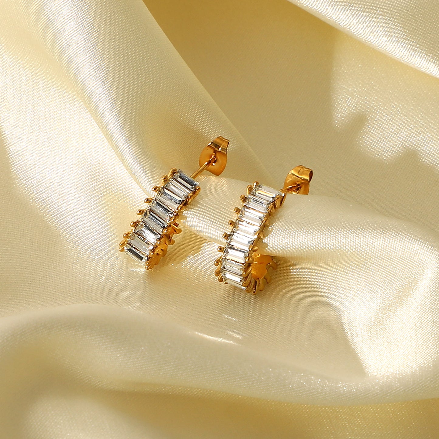 5pcs Fashion C-Shaped Earrings For Women 18K Gold Stainless Steel Zircon Inlaid Geometric Earrings Stud Earrings