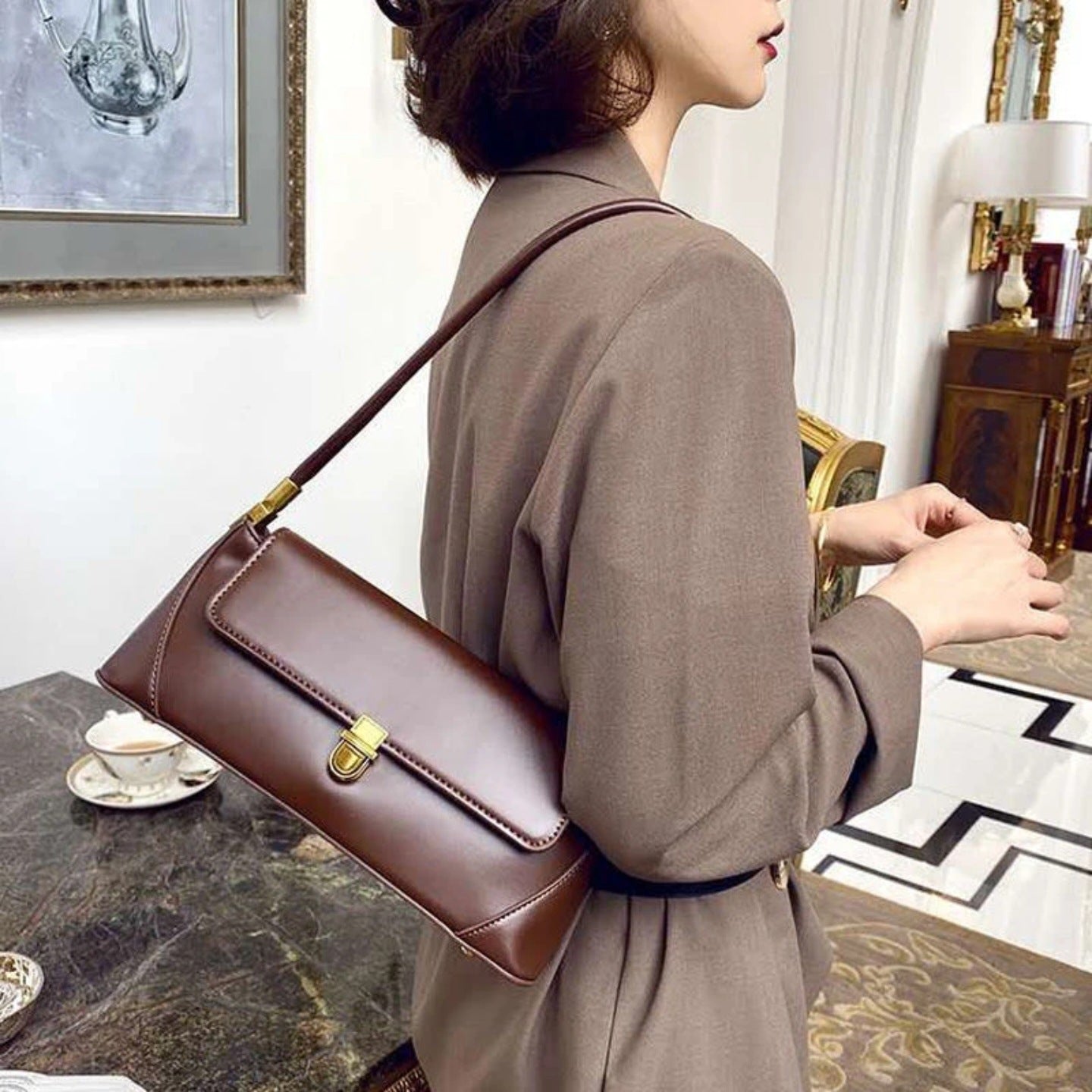 High-Grade Sense Bag  Texture Fashion Retro Baguette Underarm Bag New All-In-One Crossbody Bag Fashion