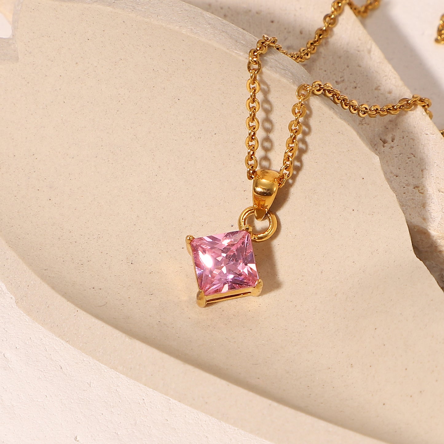 5pcs Fashion Fashion 18K Gold-Plated Stainless Steel Color Diamond-Shaped Zircon Pendant Necklace For Women