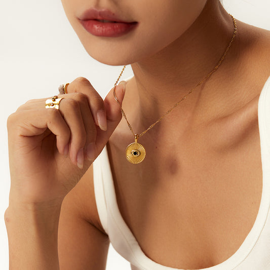 5pcs Niche Design Sense Clavicle Chain Pendant Simple Cold Gold-Plated Devil's Eye Necklace Women