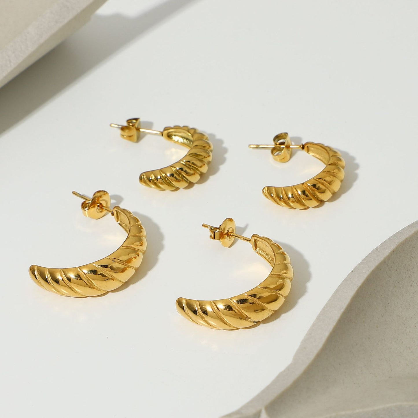 5pcs New Titanium Steel Gold Plated Twist Hoop Earrings Stylish 18-Karat Gold Plated Stainless Steel Croissant Earrings