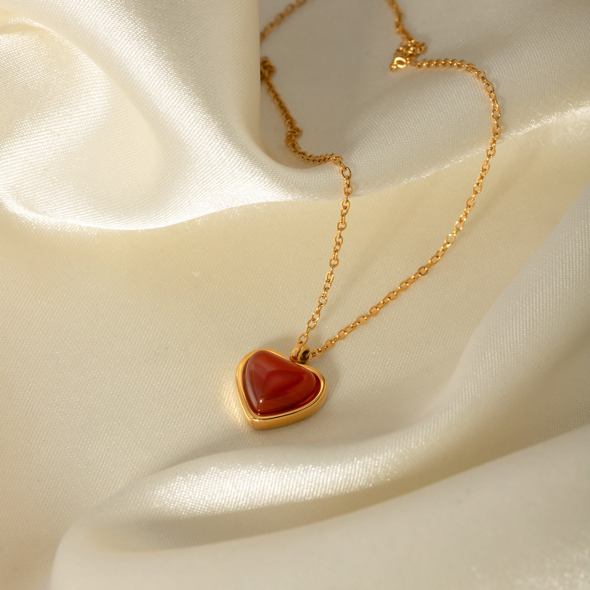 5pcs New Style 18K Gold Stainless Steel Inlaid With Red Agate Love Pendant Necklace Collar