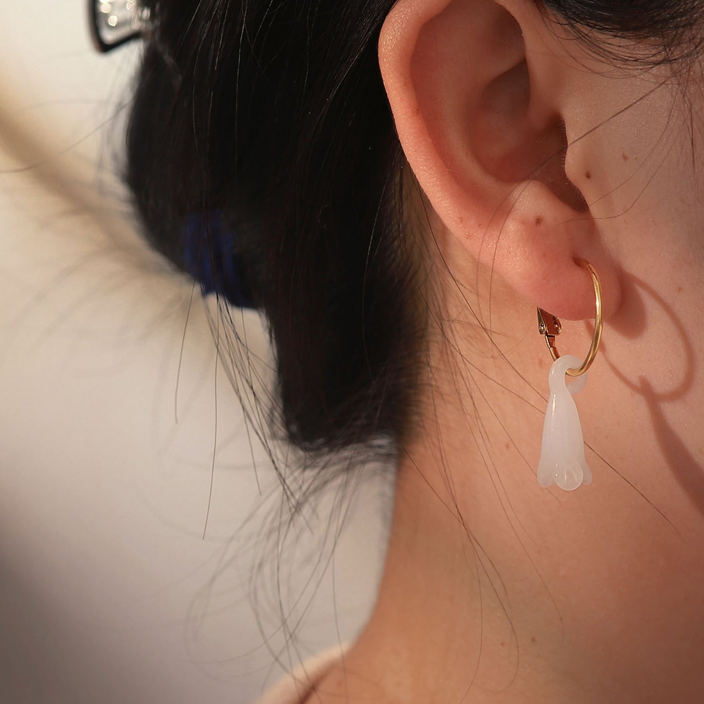 5pcs Stylish Vintage 18K Gold Stainless Steel Earrings Semi-Precious White Magnolia Pendant Earrings Fashion Women's Earrings