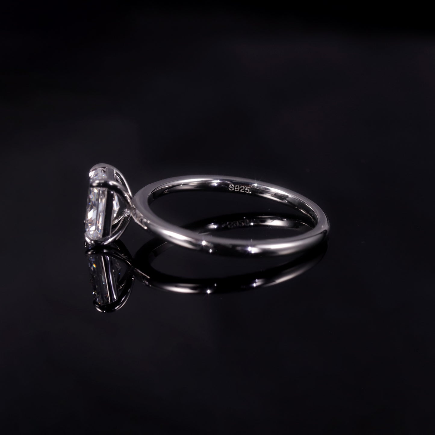 Sparkling Pillow Shaped 1 Carat Zircon Ring S925 Sterling Silver Eagle Claw Square Single Diamond Engagement Ring