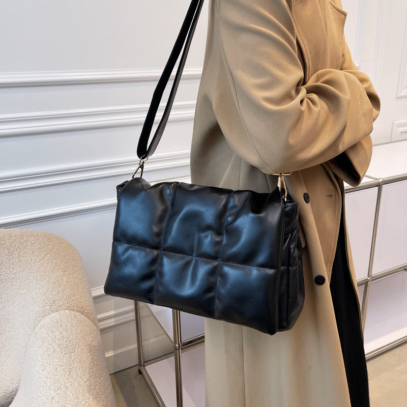 Female Large Capacity Cotton-Padded Bag Autumn And Winter Fashion Vintage Diamond Check Embroidery Line Shoulder Crossbody Bag