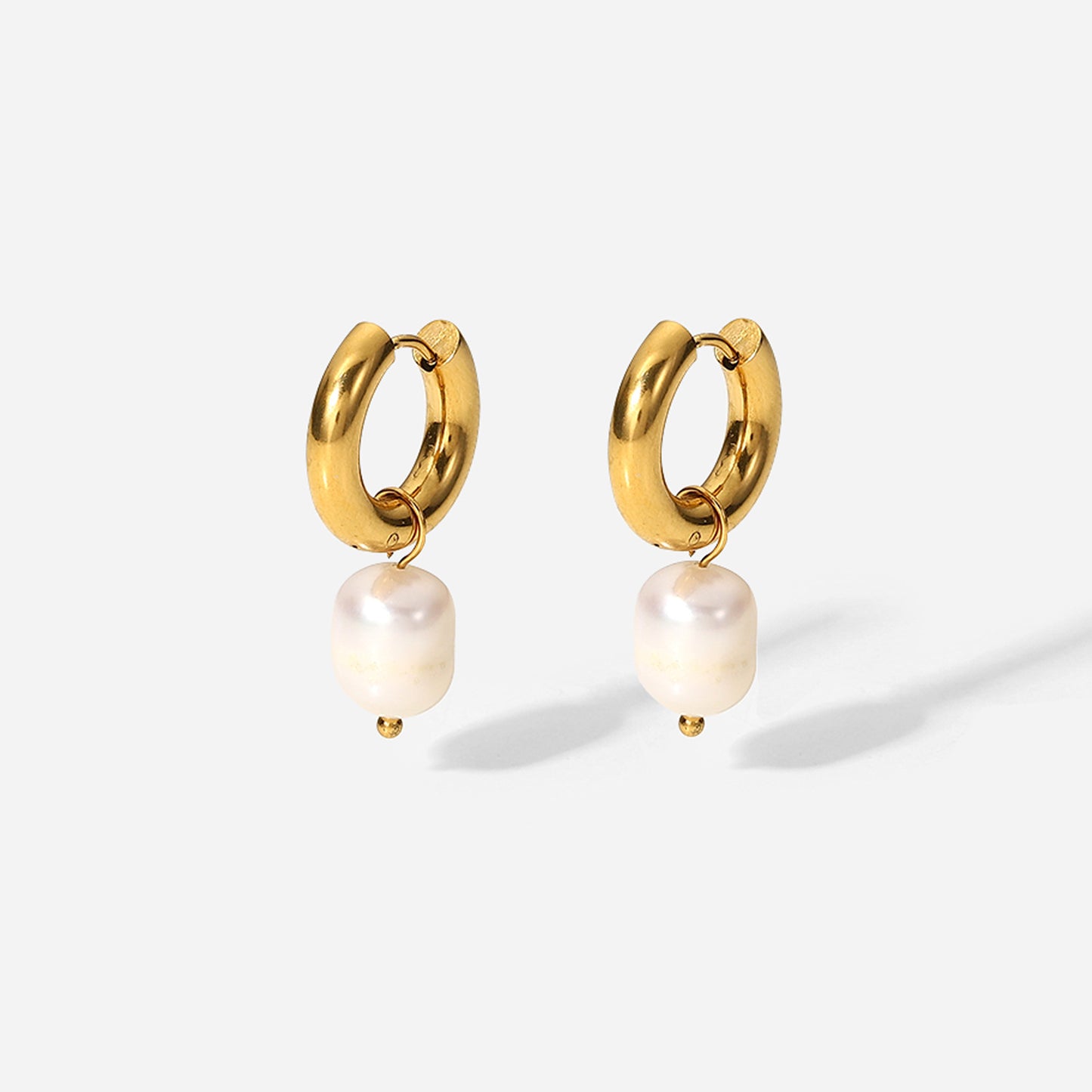 5pcs Stylish Simple Style 18K Gold Stainless Steel Earrings Natural Light Pearl Pendant Earrings For Women