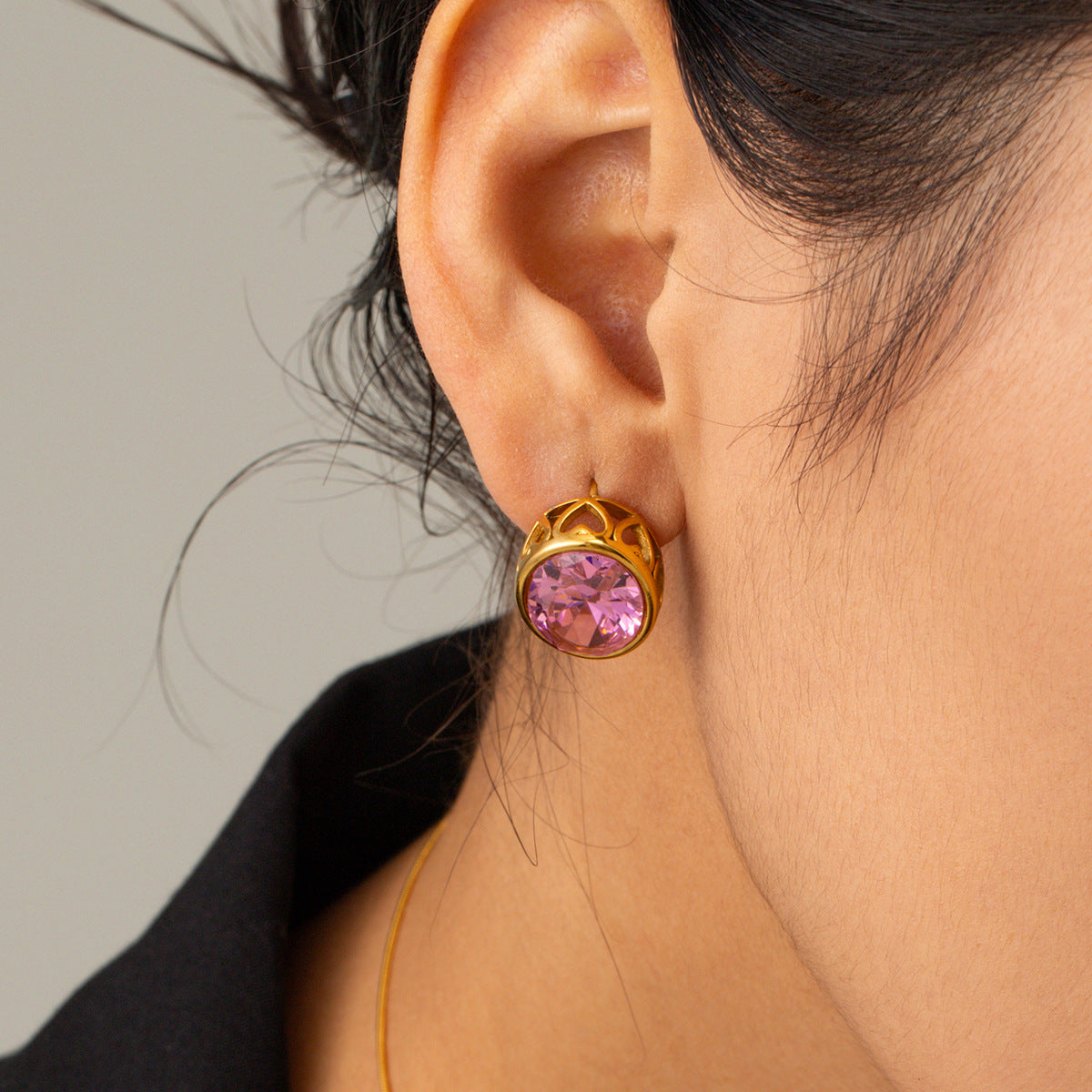 5pcs 18K Gold Stainless Steel Oval Hollow Inlaid Zircon Earrings Temperament Design Earrings